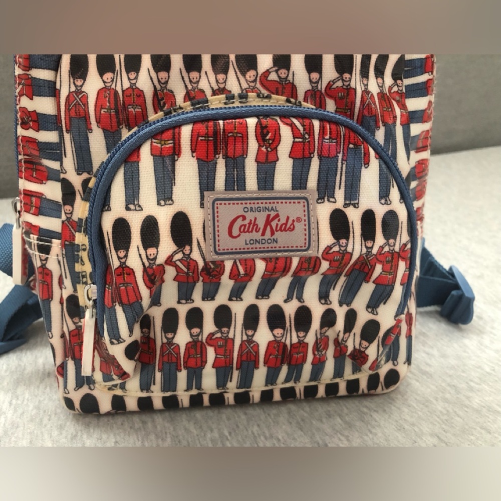 Cath Kids London Queen’s Guard Backpack British Royal Guard Kids Bag - Picture 7 of 13
